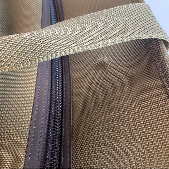 Ventura Luggage Carry-On Travel Bag Olive Vintage 20”X 14”X 11” - Picture 6 of 16